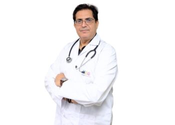 Do Not Ignore Chest Discomfort: Know About the Early Signs of Heart Attack