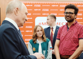 Indian Youth Leader Proposed Russian Culture Centre in Gujarat During Meeting with President Putin