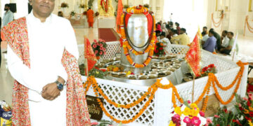 World’s Largest 5,211-kg Parad Shivling Created by Raghunath Guruji; Grand Pran Pratishtha Held in Haridwar